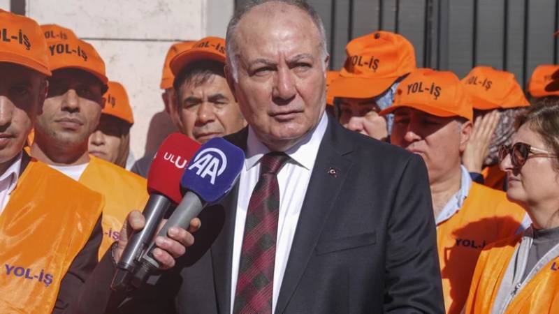 Yol-İş Sendikası Karayolları Genel Müdürlüğü'ne grev ilanı astı