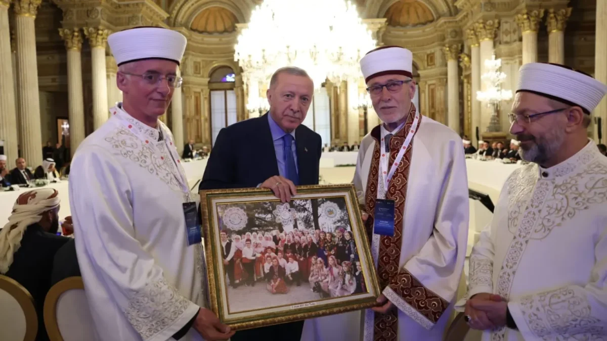 Türkiye hâlâ İslam dünyası için bir model mi? | Ruşen Çakır yorumladı