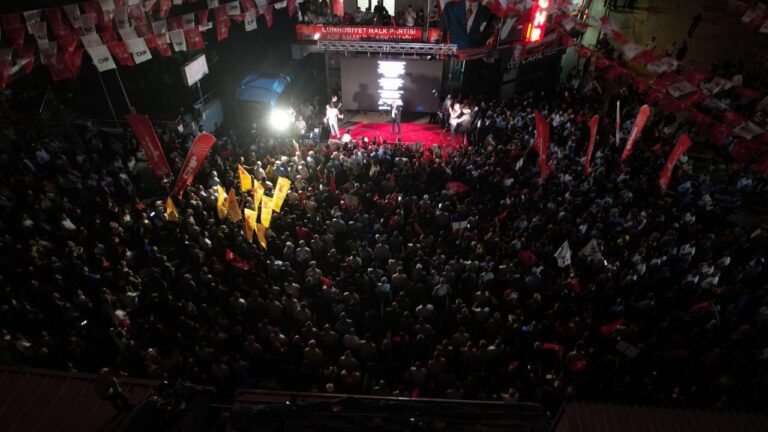 Adıyamanlılar Abdurrahman Tutdere için sokakta