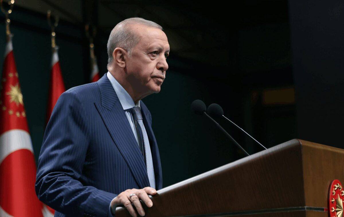 Mümtaz'er Türköne: "Yaşadığımız kriz, ben gitmem krizi"