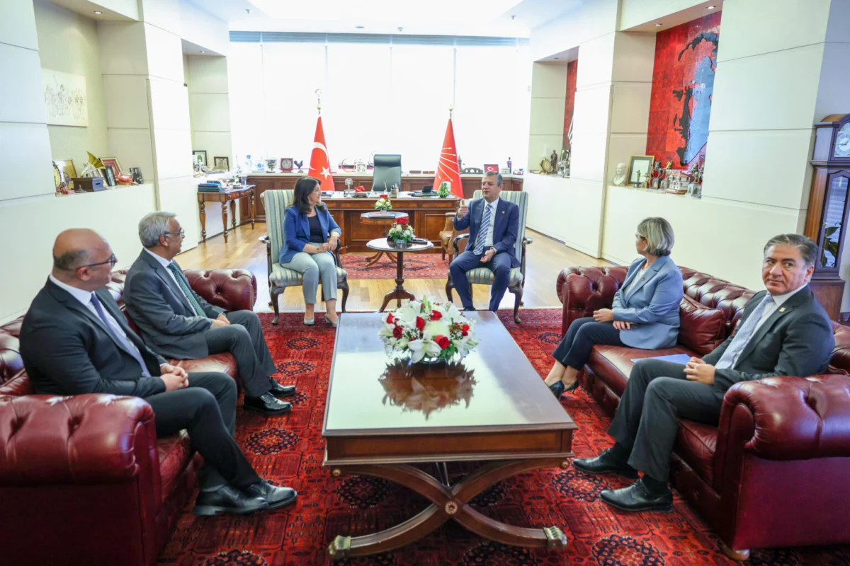 İmralı Heyeti'nden CHP'ye ziyaret: 