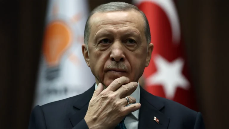 Erdoğan’s approach ‘sabotages the peace process,’ says Özel