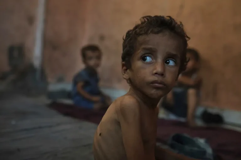 Gazze'de 18 bin 500 çocuk katledildi