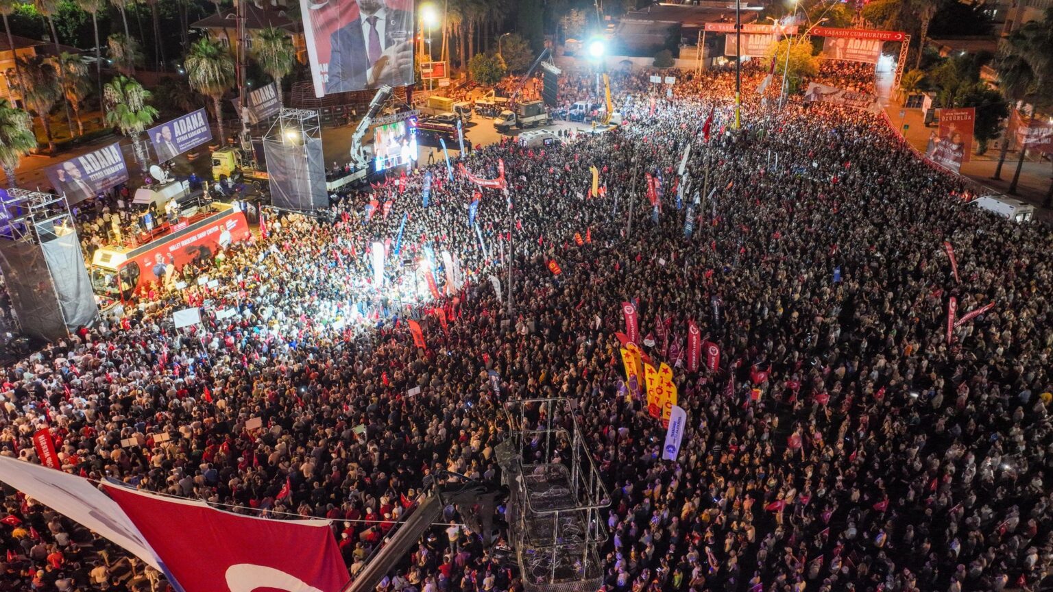 Adana Zeydan Karalar için ayakta