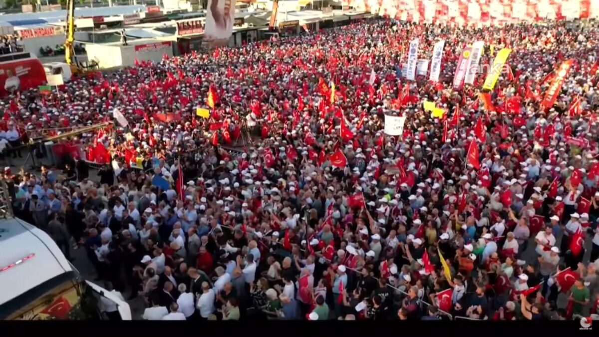 Özel Erdoğan'ın "AKP-MHP-DEM birlikteyiz" açıklamasına ne dedi?