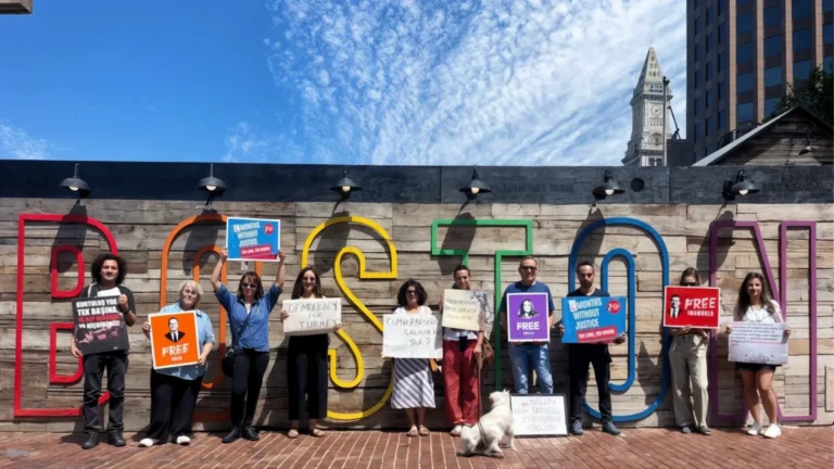 Turkish-Americans protest over jailing of mayors_1