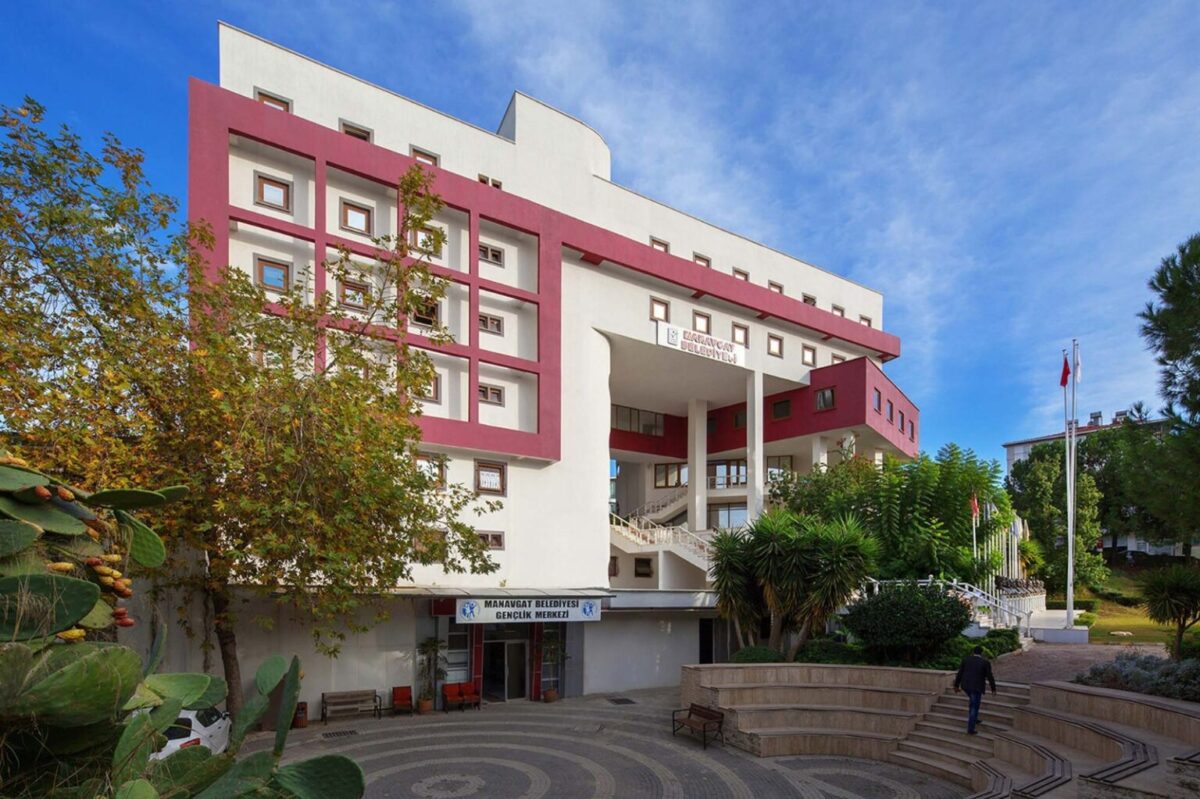 CHP'li Manavgat Belediyesi'ne operasyon: Belediye başkanı ve 35 kişi hakkında gözaltı kararı