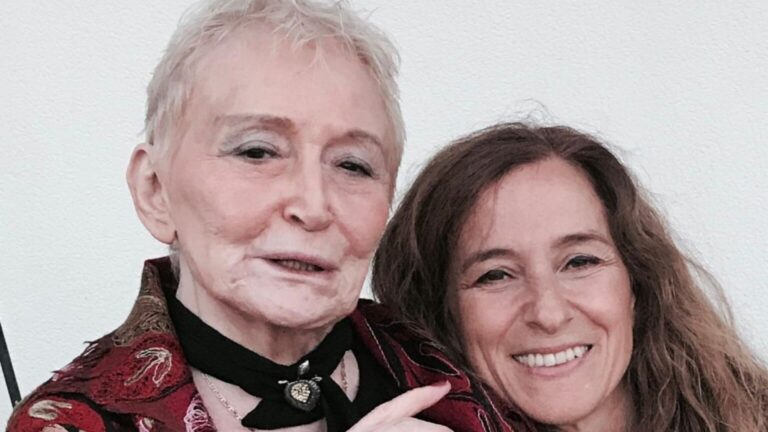 Pınar Kür ve Müge İplikçi