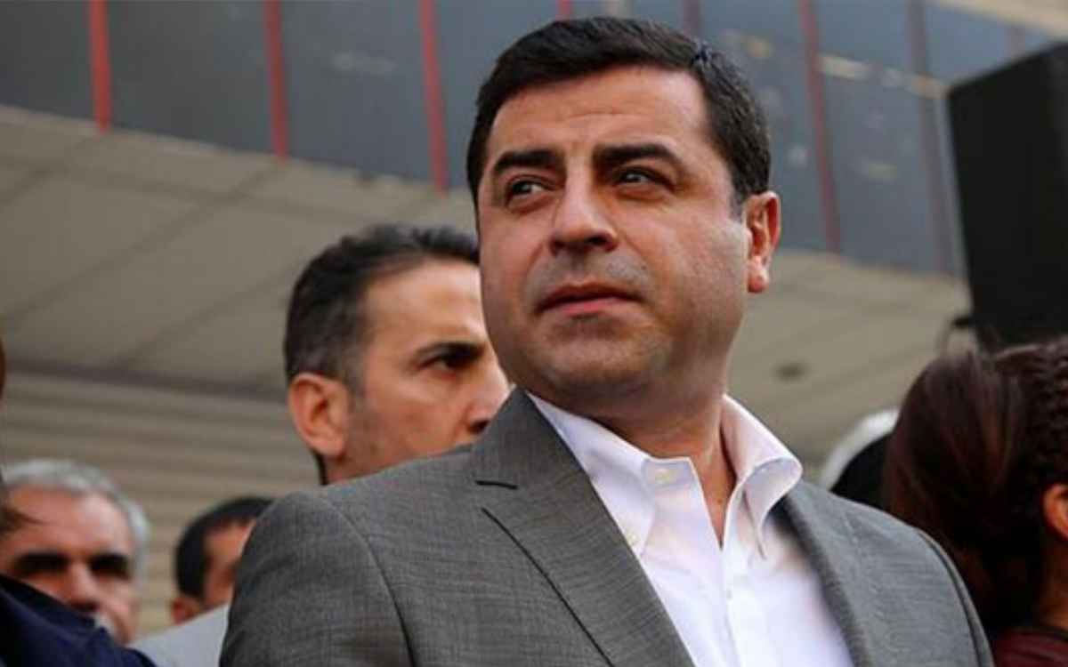 Cengiz Çandar cevapladı: Demirtaş silah yakma töreni hakkında ne düşünüyor?