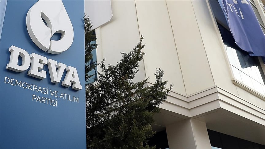 Tarık Çelenk yazdı: Gelecek ve DEVA Partisi istifalarının hatırlattıkları