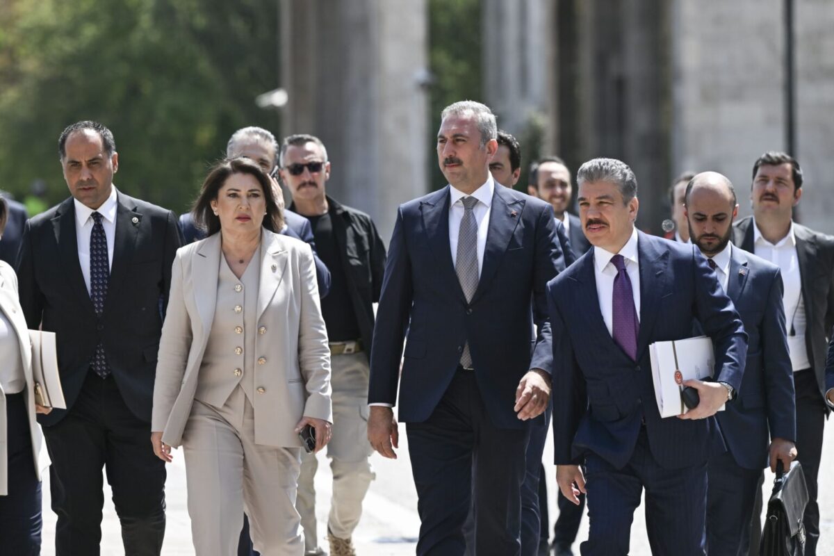 Komisyonun ilk toplantısının perde arkası: Nerede tartışma, nerede uzlaşı?