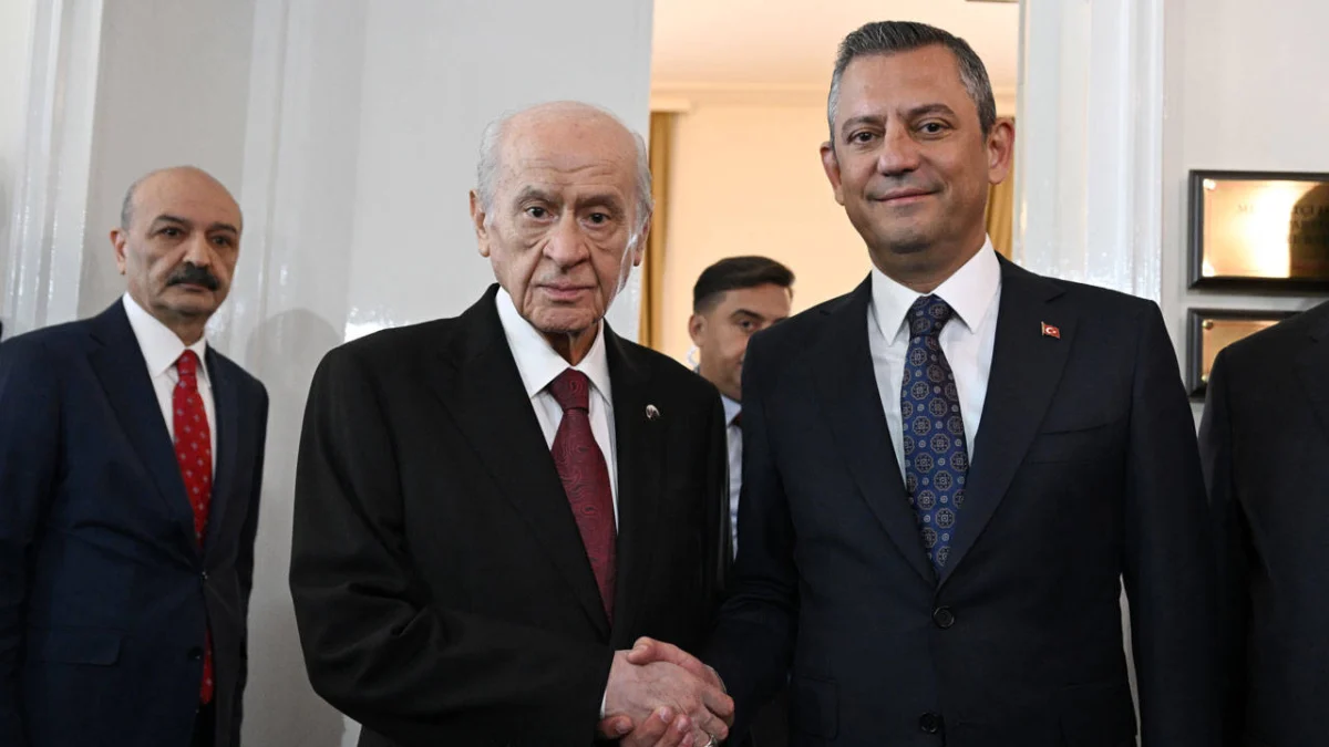 CHP-MHP flörtü | Ruşen Çakır yorumluyor