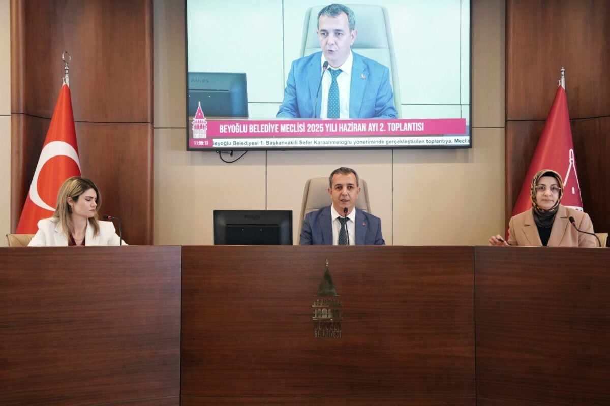 Beyoğlu Belediye Başkanvekili Sefer Karaahmetoğlu oldu