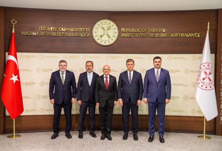 Cemil Tugay, Mehmet Şimşek'i ziyaret etti