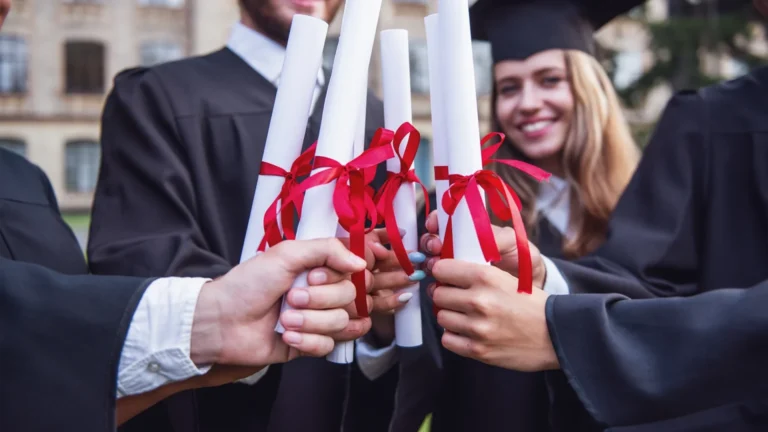 Hundreds implicated in fake diploma scandal in Turkey_1