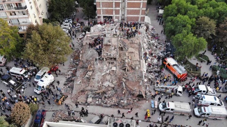 Kentsel dönüşüm 1: 30 Ekim depremi ve sürecin insani boyutu