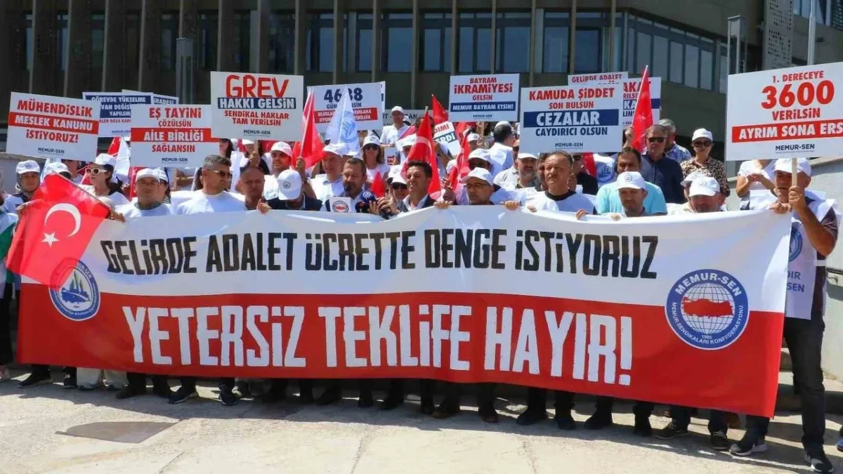 Memurlar iş bıraktı 