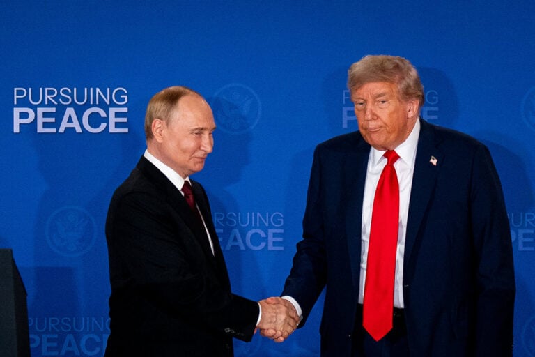 Putin ve Trump Alaska