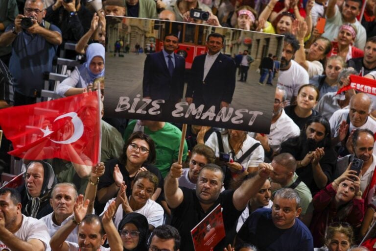 Siz Beyoğlu'nu ne sanıyorsunuz? | Ruşen Çakır yorumladı