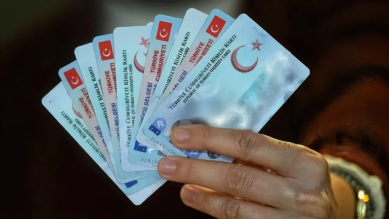 Turkey officials accused of issuing fake passports and IDs_1