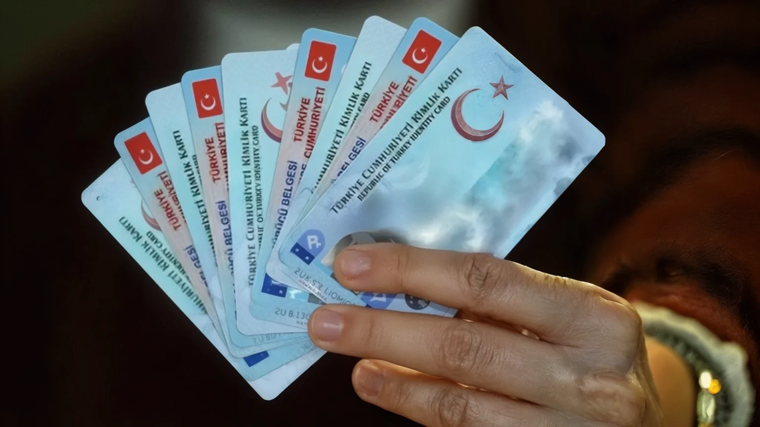 Turkey officials accused of issuing fake passports and IDs_1