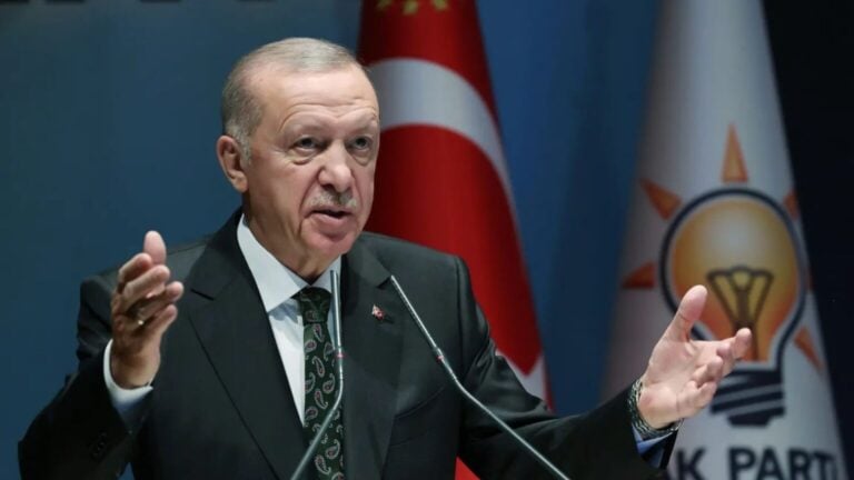 Ruşen Çakır'ın konuğu Mümtaz'er Türköne çözüm sürecini değerlendirdi.