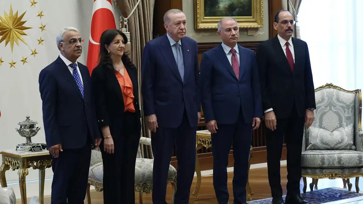 Türkiye uçurumdan yuvarlanmak üzere mi? | Ruşen Çakır yorumluyor