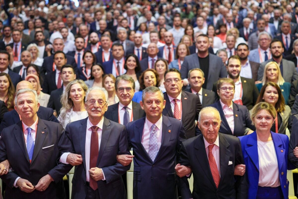 CHP’nin “Darbeye, kayyuma hayır” kurultayı ve yeni hamleleri