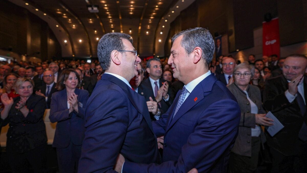 CHP’nin “Darbeye, kayyuma hayır” kurultayı ve yeni hamleleri