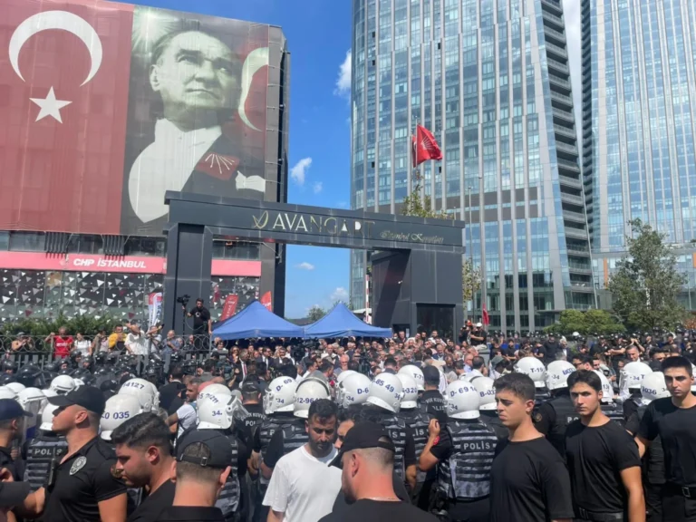 Mesut Yeğen değerlendirdi: İktidar CHP'yi pes ettirmek için elinden geleni yapıyor