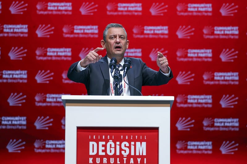 CHP'nin olağanüstü kurultayı: Özgür Özel’e rakip yok, Kılıçdaroğlu katılmayacak