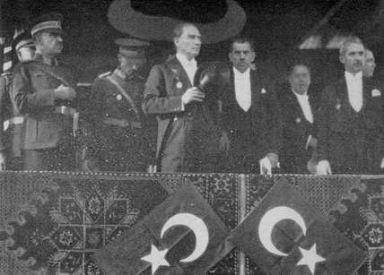 Yener Orkunoğlu yazdı: 250 yıldır neden bocalıyoruz?