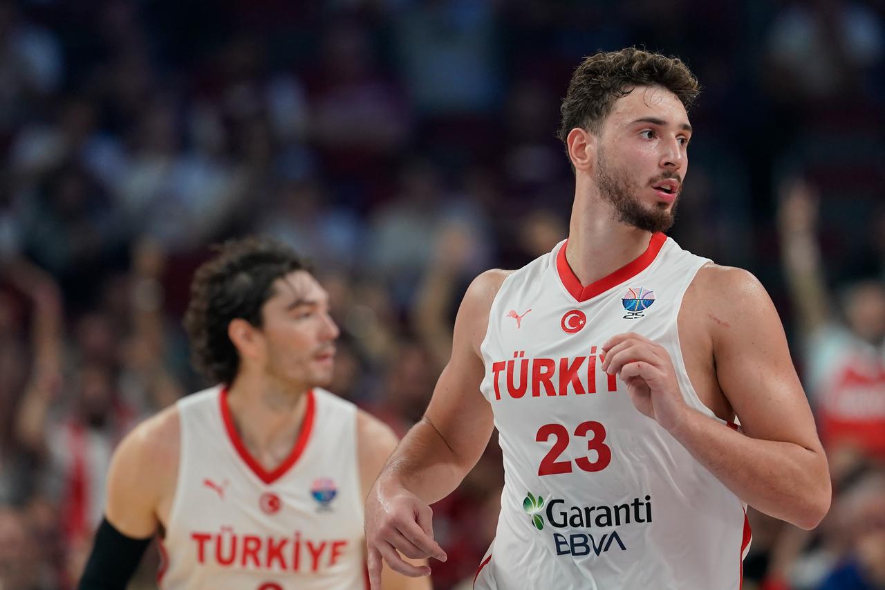 Alperen Şengün ve Cedi Osman