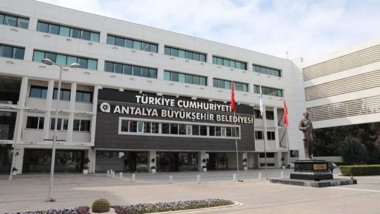 Antalya Büyükşehir Belediyesi'ne yeni operasyon