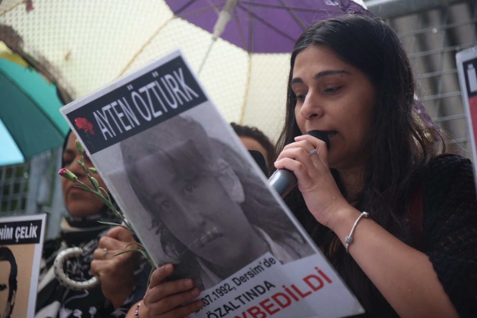 Cumartesi Anneleri 1067. haftada Ayten Öztürk için adalet istedi.