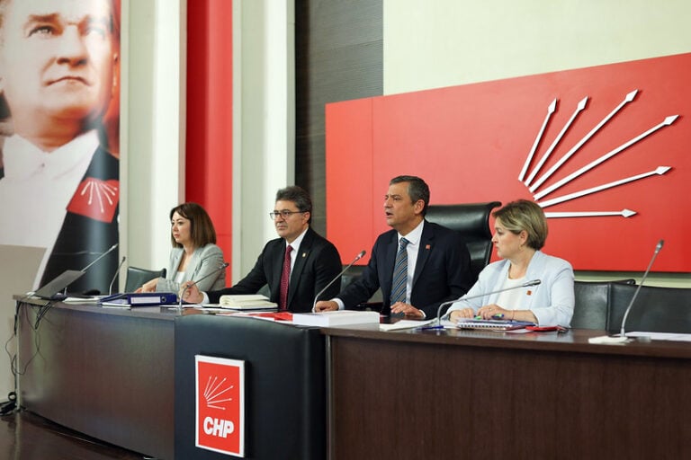 Özgür Özel MYK PM
