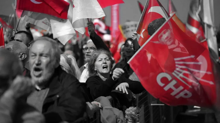 Turkey opposition maintains hold on district despite arrest of mayor_1