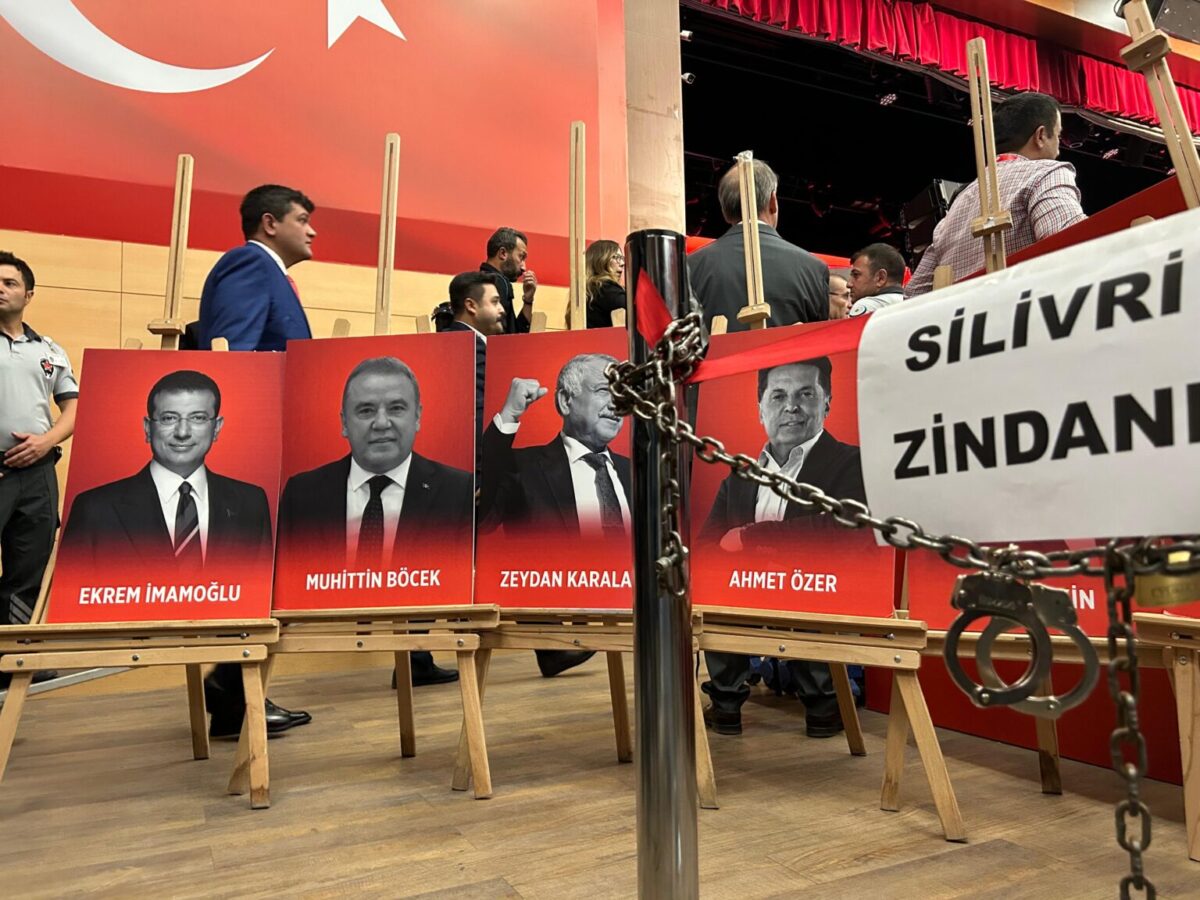 CHP delegesi Özgür Özel’e güven oyu vermedi
