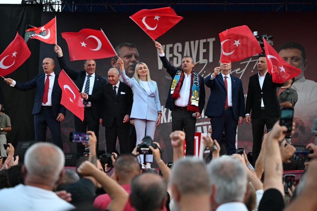 CHP'nin Ankara mitingi | Özgür Özel: "AK Parti’nin tek umudu yargı kolları başkanı Akın Gürlek’tir"