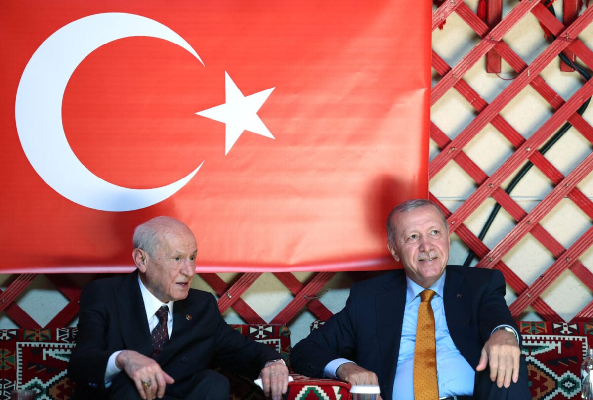Bahçeli'nin "yeni bir paralel yapı" uyarısı ne anlama geliyor? | Ruşen Çakır yorumluyor