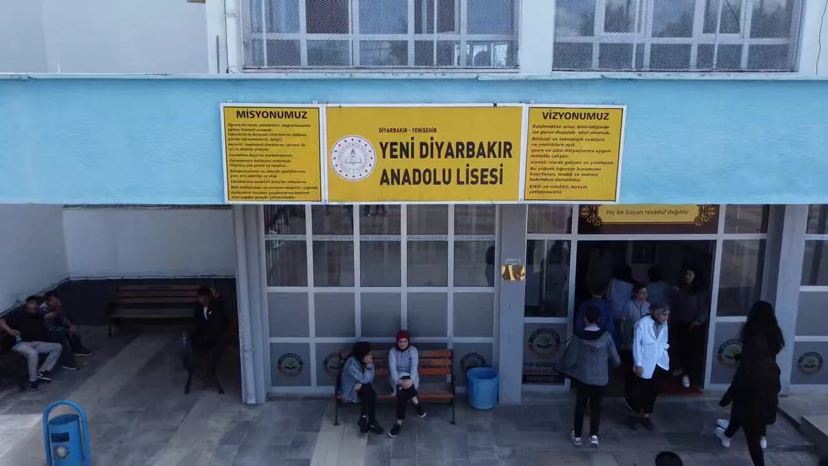 Yeni Diyarbakır Anadolu Lisesi.