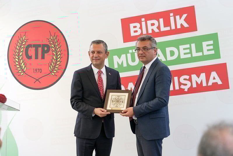 Özgür Özel ve Tufan Erhürman