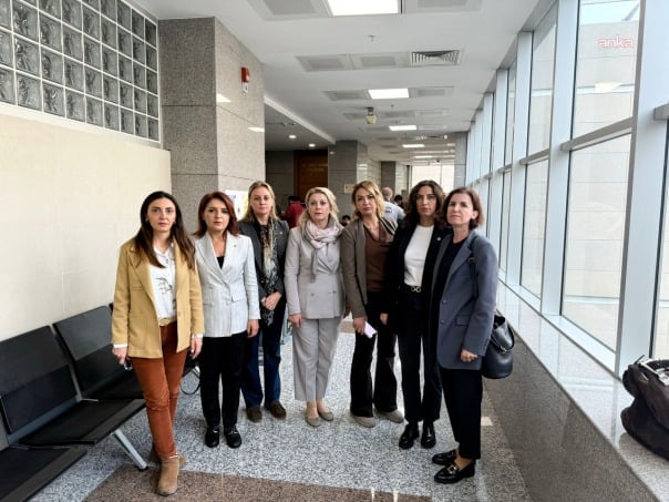 Eda Saraç cumhurbaşkanına hakaret suçlamasıyla tutuklandı