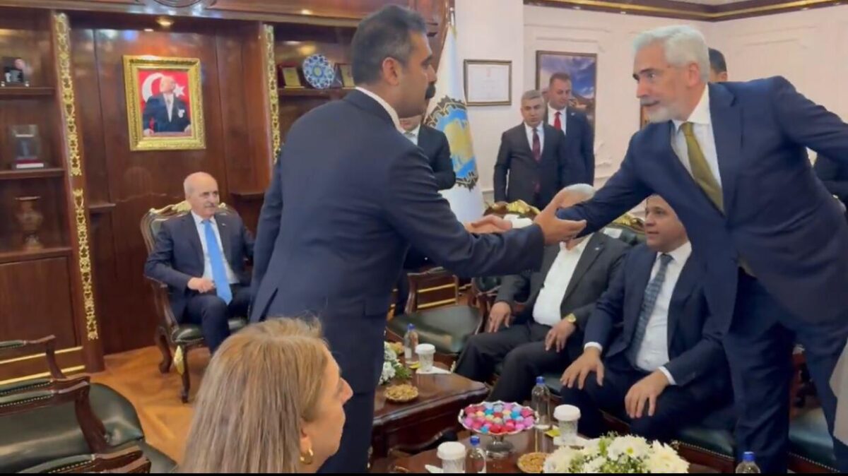 DEM ile HÜDA PAR arasındaki gerginlik Diyarbakır'da da sürdü