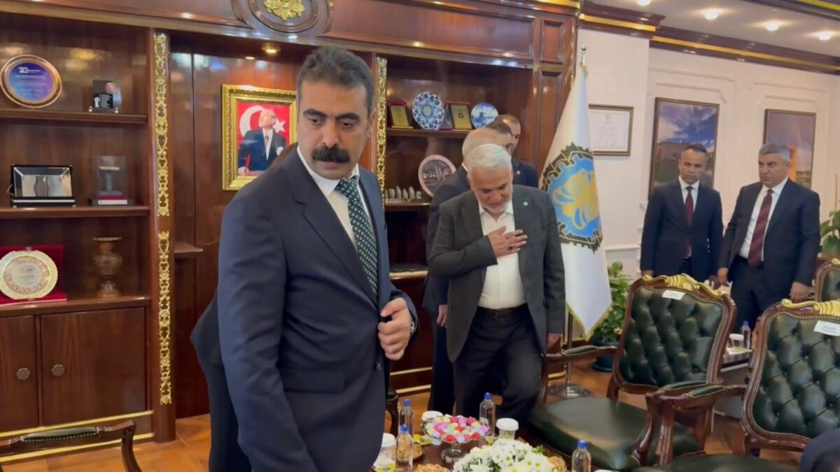 DEM ile HÜDA PAR arasındaki gerginlik Diyarbakır'da da sürdü