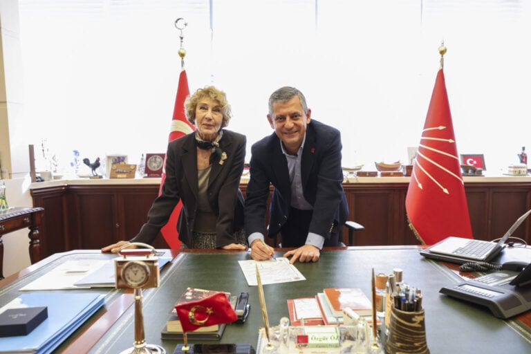 Ayşe Kulin ve Özgür Özel