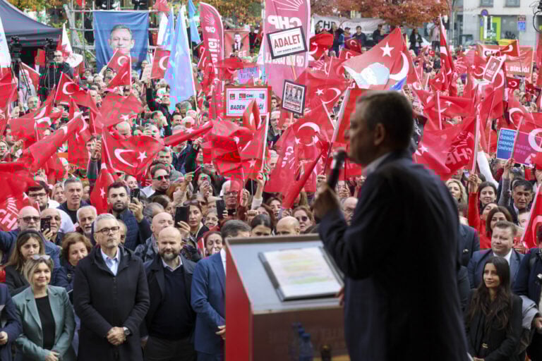 Özgür Özel Brüksel'de