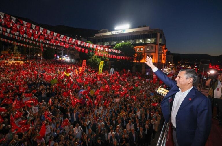 CHP Özgür Özel