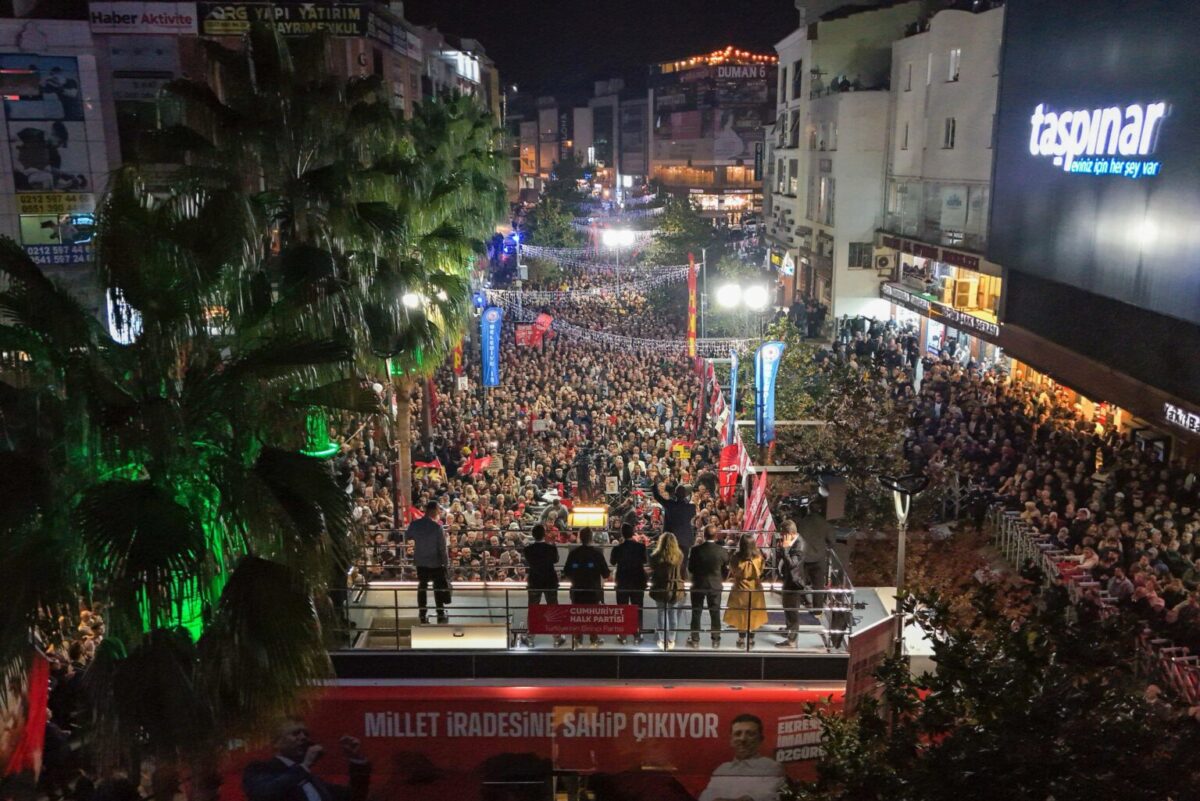 CHP’nin Arnavutköy mitingi | Özgür Özel: "Kanal İstanbul Arap şeyhlerine satıldı"