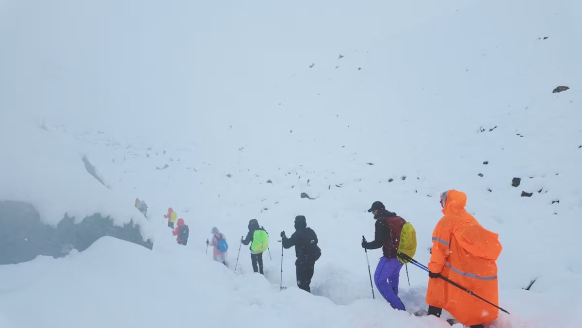 everest dağı dağcılar Everest'te kar fırtınası